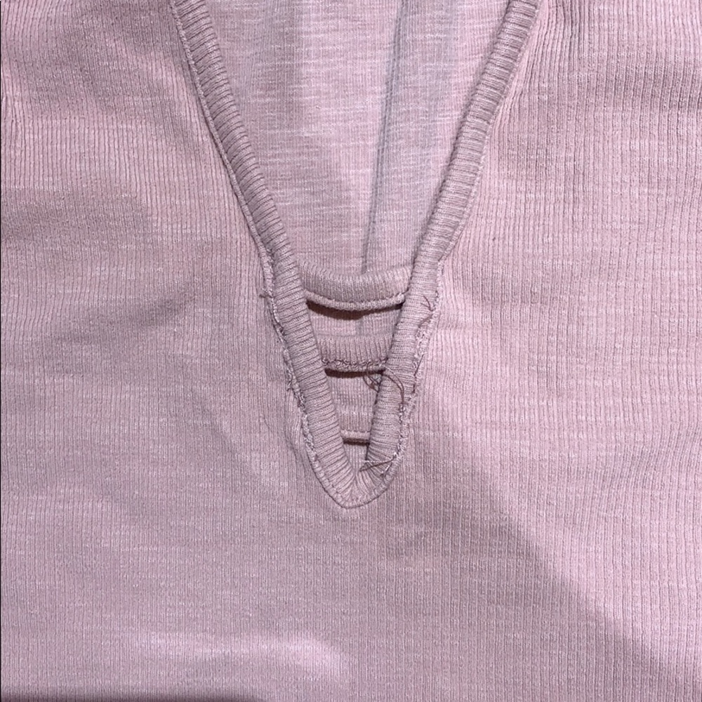 Deep V Ribbed Crop Top - Picture 4 of 6